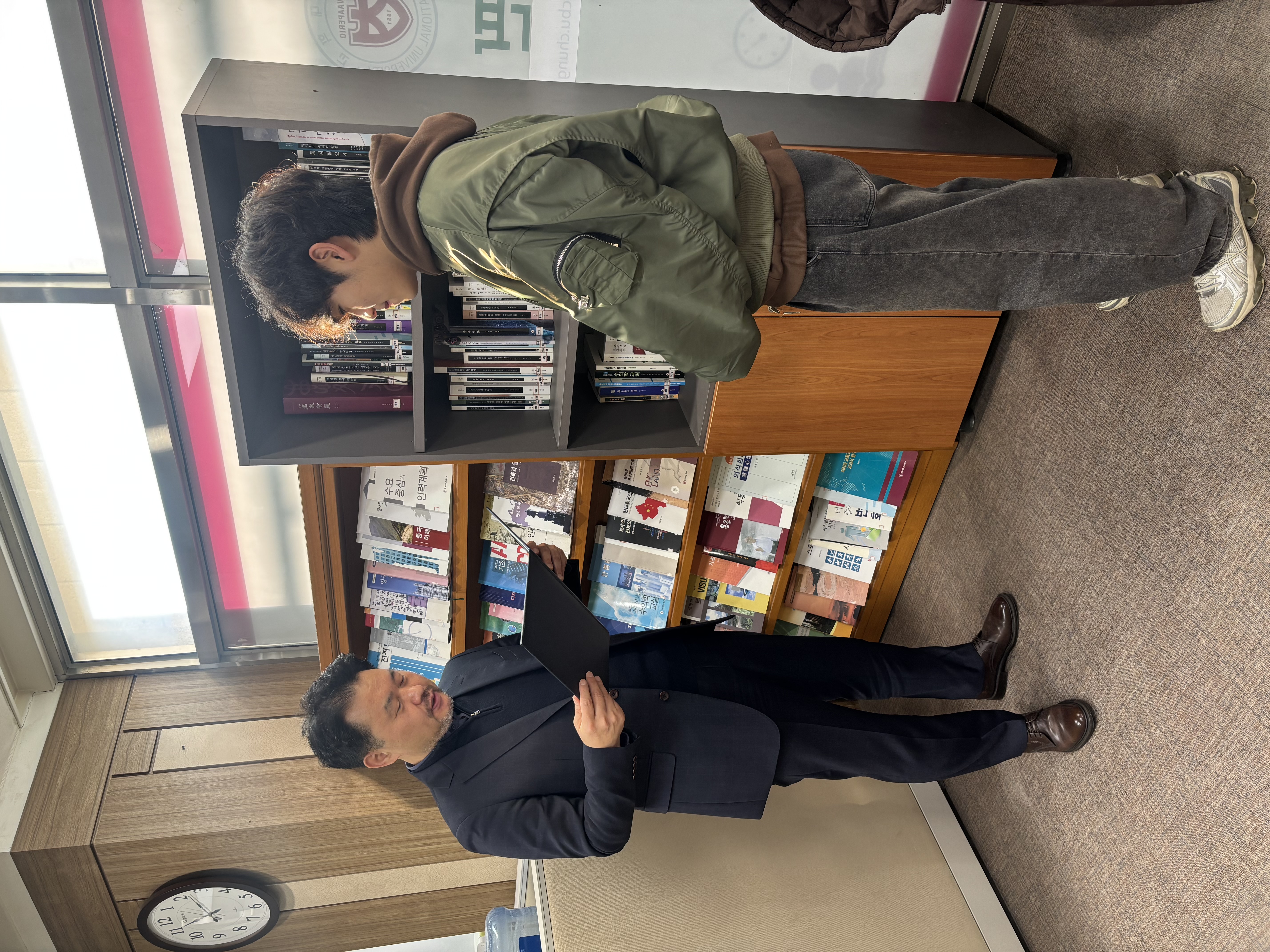 2025학년도 출판부 학술도서 감상평 공모전 장려상 시상1-1.jpg