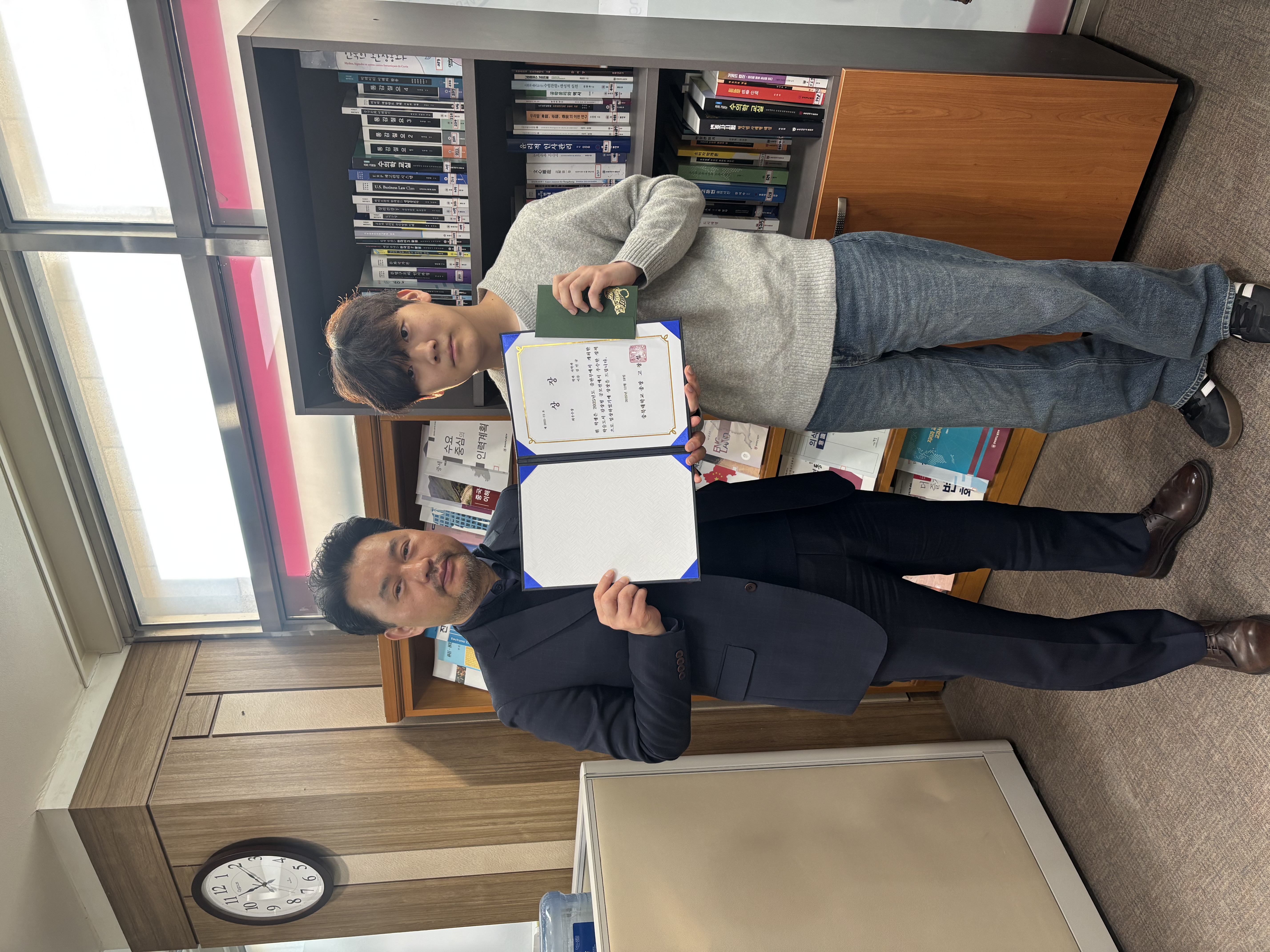 2025학년도 출판부 학술도서 감상평 공모전 최우수상 시상2.jpg